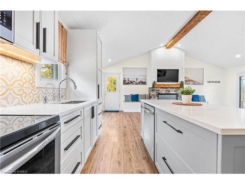 1995 Cordukes Road, Kingston, ON - Indoor Photo Showing Kitchen With Upgraded Kitchen