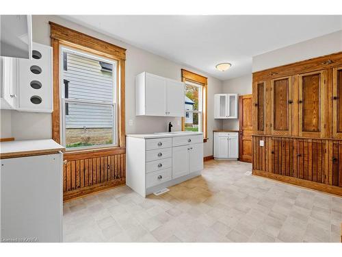 19 Kingston Street, Elgin, ON - Indoor Photo Showing Laundry Room