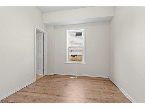 19 Kingston Street, Elgin, ON - Indoor Photo Showing Other Room