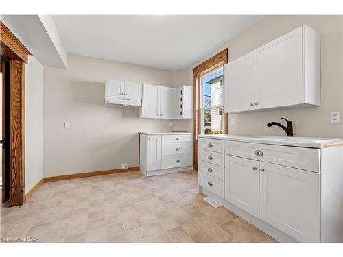 19 Kingston Street, Elgin, ON - Indoor Photo Showing Kitchen