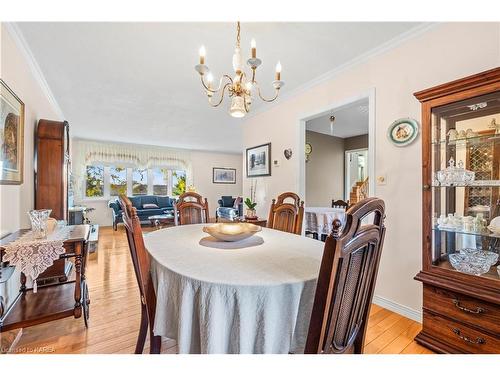 240 Somerset Drive, Bath, ON - Indoor Photo Showing Dining Room