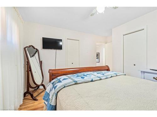 240 Somerset Drive, Bath, ON - Indoor Photo Showing Bedroom