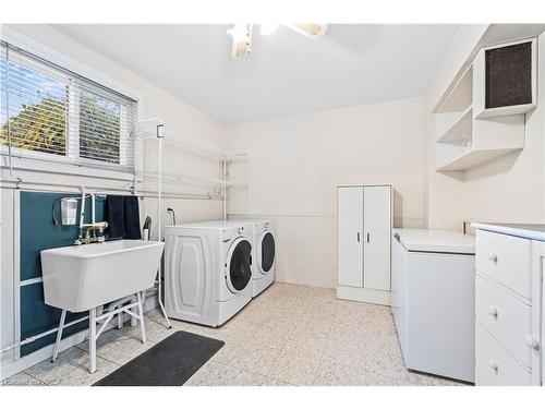 240 Somerset Drive, Bath, ON - Indoor Photo Showing Laundry Room