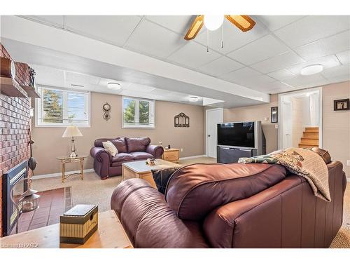 240 Somerset Drive, Bath, ON - Indoor Photo Showing Other Room