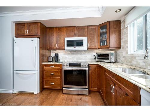 981 Hudson Drive, Kingston, ON - Indoor Photo Showing Kitchen