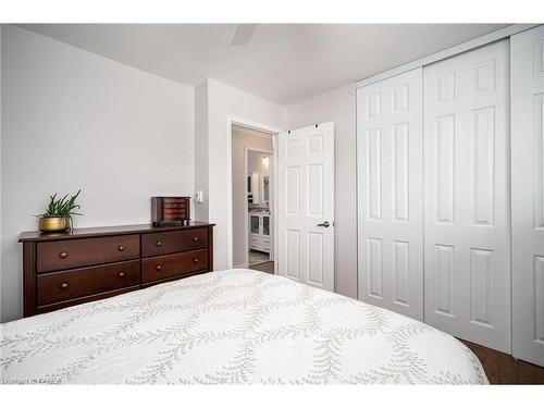 981 Hudson Drive, Kingston, ON - Indoor Photo Showing Bedroom