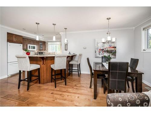 981 Hudson Drive, Kingston, ON - Indoor Photo Showing Dining Room