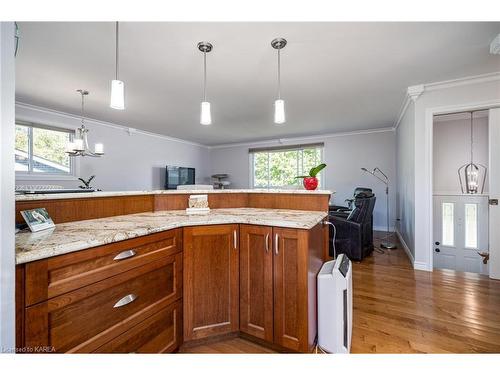 981 Hudson Drive, Kingston, ON - Indoor Photo Showing Kitchen