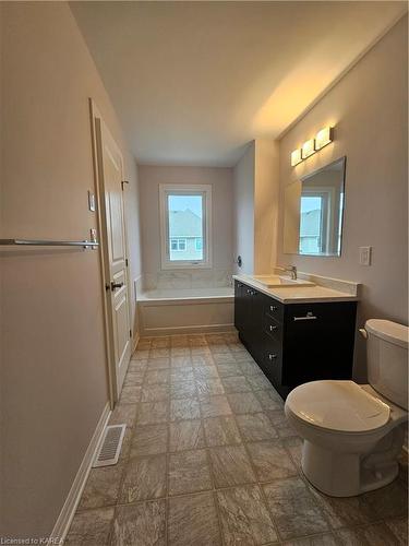 1112 Horizon Drive, Kingston, ON - Indoor Photo Showing Bathroom