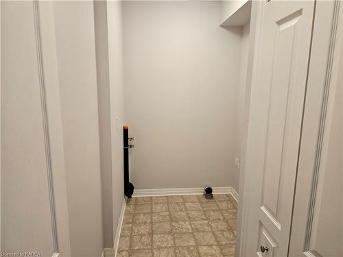 1112 Horizon Drive, Kingston, ON - Indoor Photo Showing Other Room