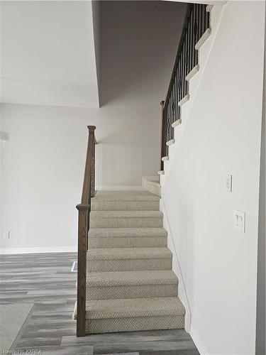 1112 Horizon Drive, Kingston, ON - Indoor Photo Showing Other Room