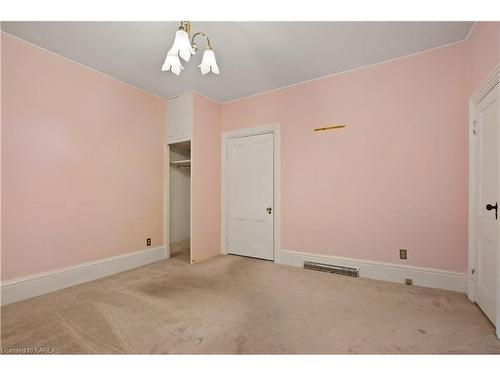 81 Earl Street, Kingston, ON - Indoor Photo Showing Other Room