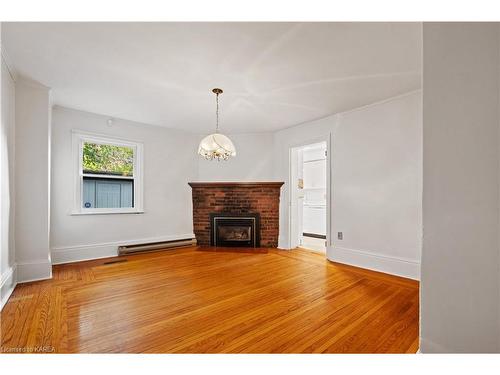 81 Earl Street, Kingston, ON - Indoor Photo Showing Living Room With Fireplace