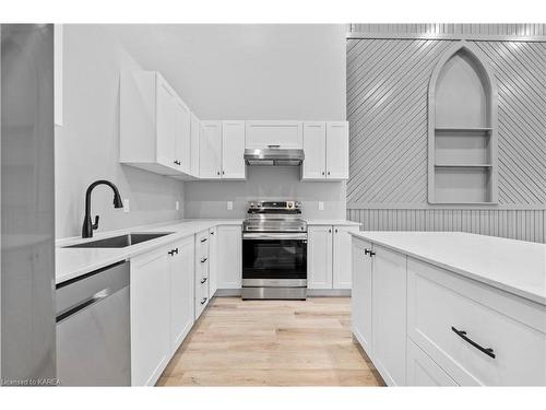 299 Arthur Street, Gananoque, ON - Indoor Photo Showing Kitchen