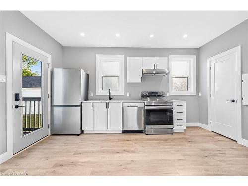 299 Arthur Street, Gananoque, ON - Indoor Photo Showing Kitchen