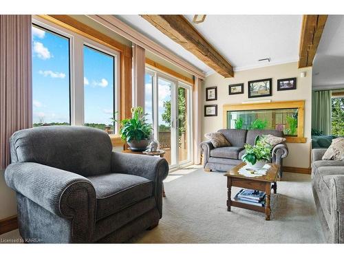 923 County Road 1 E, Napanee, ON - Indoor Photo Showing Living Room