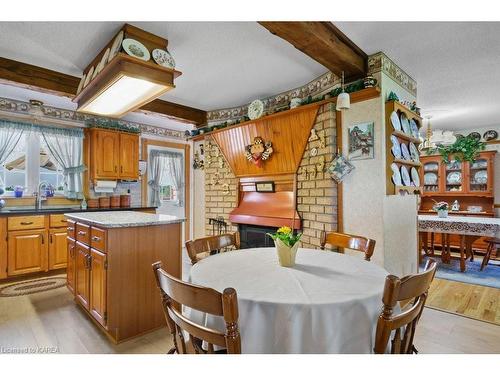 923 County Road 1 E, Napanee, ON - Indoor Photo Showing Dining Room