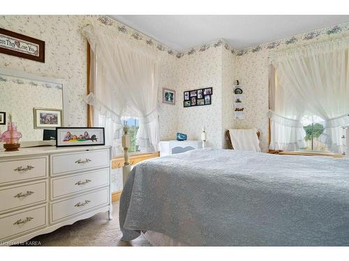 923 County Road 1 E, Napanee, ON - Indoor Photo Showing Bedroom