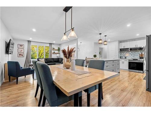 84 Southwood Crescent, Napanee, ON - Indoor Photo Showing Dining Room