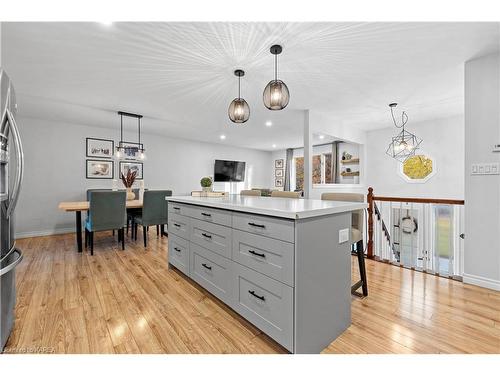 84 Southwood Crescent, Napanee, ON - Indoor Photo Showing Kitchen