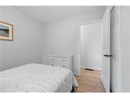 84 Southwood Crescent, Napanee, ON - Indoor Photo Showing Bedroom