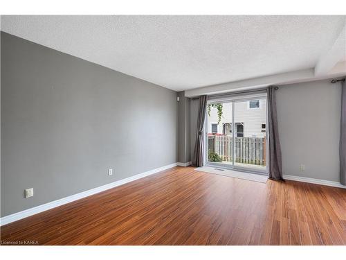 363 Waterloo Drive, Kingston, ON - Indoor