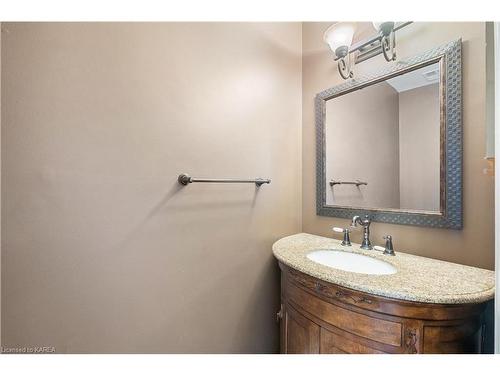 363 Waterloo Drive, Kingston, ON - Indoor Photo Showing Bathroom