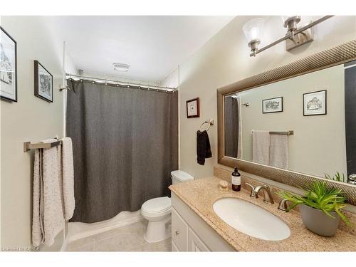 109 Virginia Street, Kingston, ON - Indoor Photo Showing Bathroom