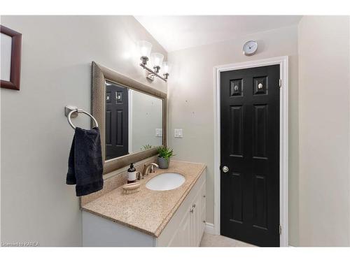 109 Virginia Street, Kingston, ON - Indoor Photo Showing Bathroom