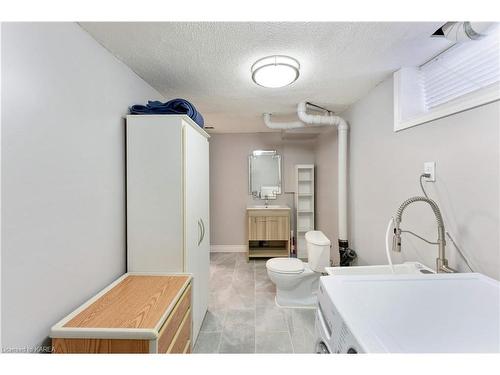 109 Virginia Street, Kingston, ON - Indoor Photo Showing Bathroom