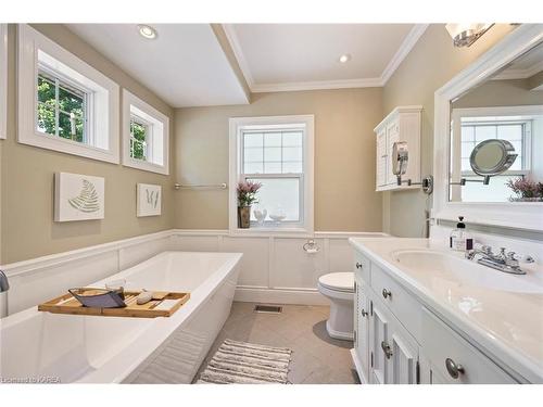 29 Pearl Street, Greater Napanee, ON - Indoor Photo Showing Bathroom