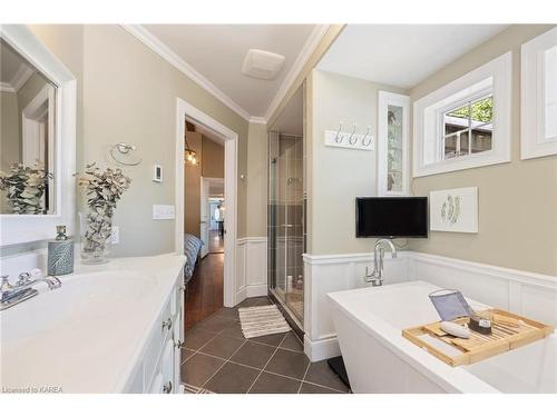 29 Pearl Street, Greater Napanee, ON - Indoor Photo Showing Bathroom