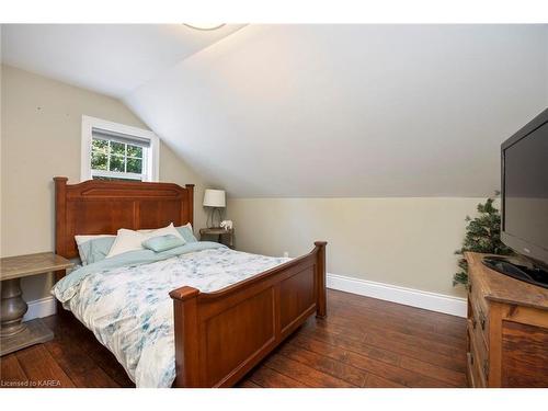 29 Pearl Street, Greater Napanee, ON - Indoor Photo Showing Bedroom