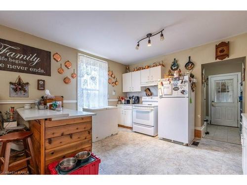 8739 County Road 2, Napanee, ON - Indoor Photo Showing Kitchen