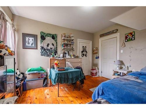 8739 County Road 2, Napanee, ON - Indoor Photo Showing Bedroom