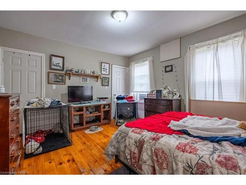 8739 County Road 2, Napanee, ON - Indoor Photo Showing Bedroom