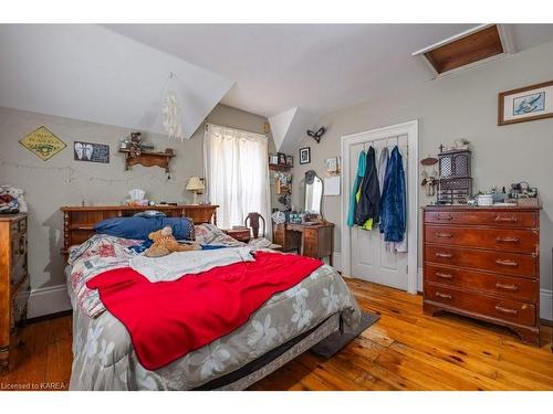 8739 County Road 2, Napanee, ON - Indoor Photo Showing Bedroom