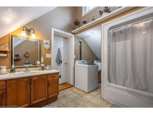 8739 County Road 2, Napanee, ON - Indoor Photo Showing Laundry Room