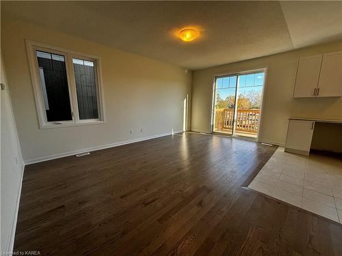 46 Oakmont Drive, Bath, ON - Indoor Photo Showing Other Room