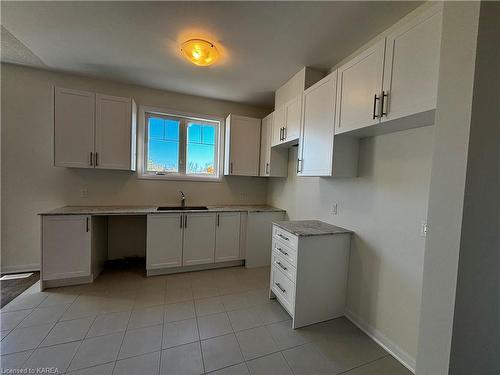 46 Oakmont Drive, Bath, ON - Indoor Photo Showing Kitchen