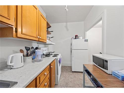 213-215 William Street, Kingston, ON - Indoor Photo Showing Kitchen