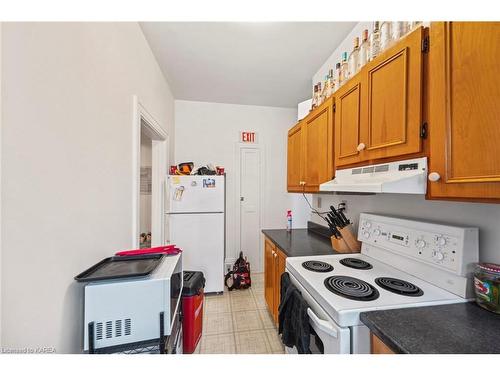 213-215 William Street, Kingston, ON - Indoor Photo Showing Kitchen