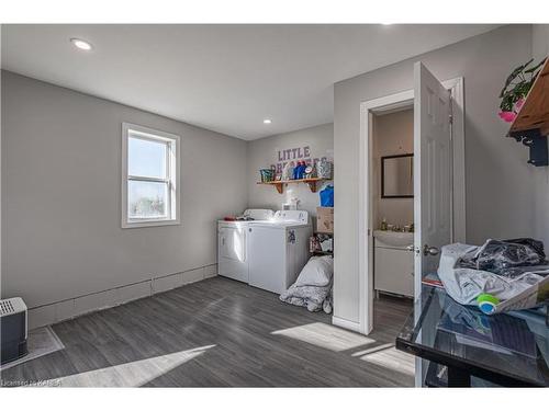 40 Yeomans Street, Napanee, ON - Indoor Photo Showing Laundry Room