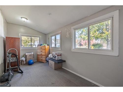 40 Yeomans Street, Napanee, ON - Indoor Photo Showing Bedroom