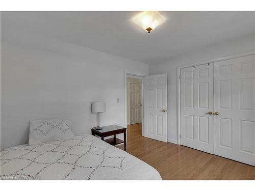 432 Southwood Drive, Kingston, ON - Indoor Photo Showing Bedroom