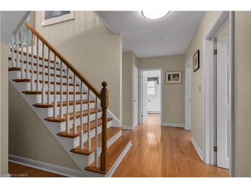 432 Southwood Drive, Kingston, ON - Indoor Photo Showing Other Room