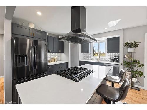 3167 Princess Street, Kingston, ON - Indoor Photo Showing Kitchen With Upgraded Kitchen