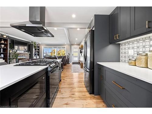 3167 Princess Street, Kingston, ON - Indoor Photo Showing Kitchen