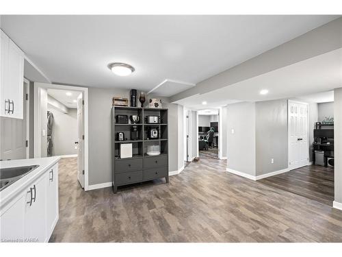 3167 Princess Street, Kingston, ON - Indoor Photo Showing Kitchen