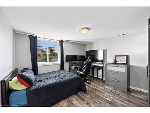 3167 Princess Street, Kingston, ON - Indoor Photo Showing Bedroom